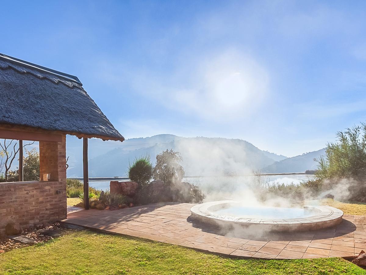Kloofzicht Lodge & Spa Krugersdorp Exteriér fotografie Hot springs in the resort