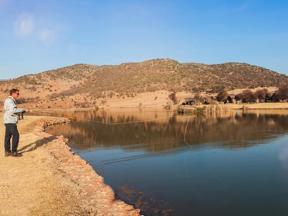 Kloofzicht Lodge & Spa Krugersdorp Exteriér fotografie View of the dam